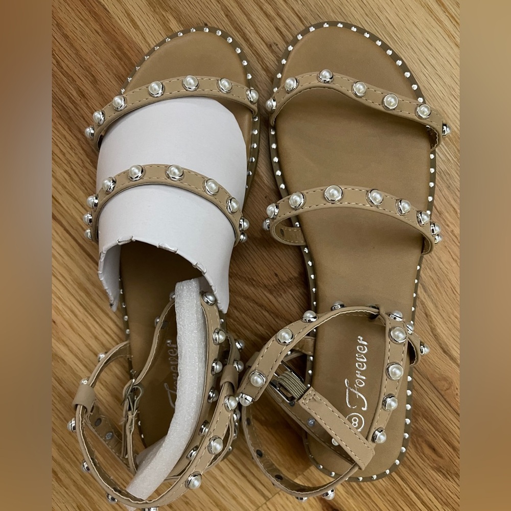 NWT “Forever” Pearl Studded Gladiator Sandals SIZE 8